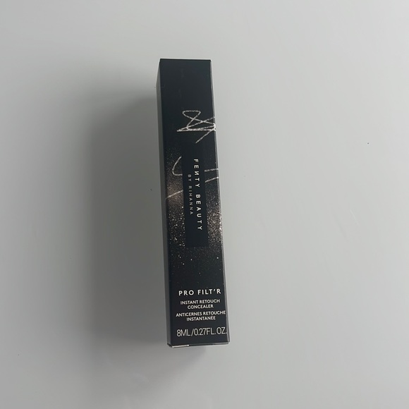 Fenty Beauty Pro Filtr Instant Retouch Concealer Shade 220